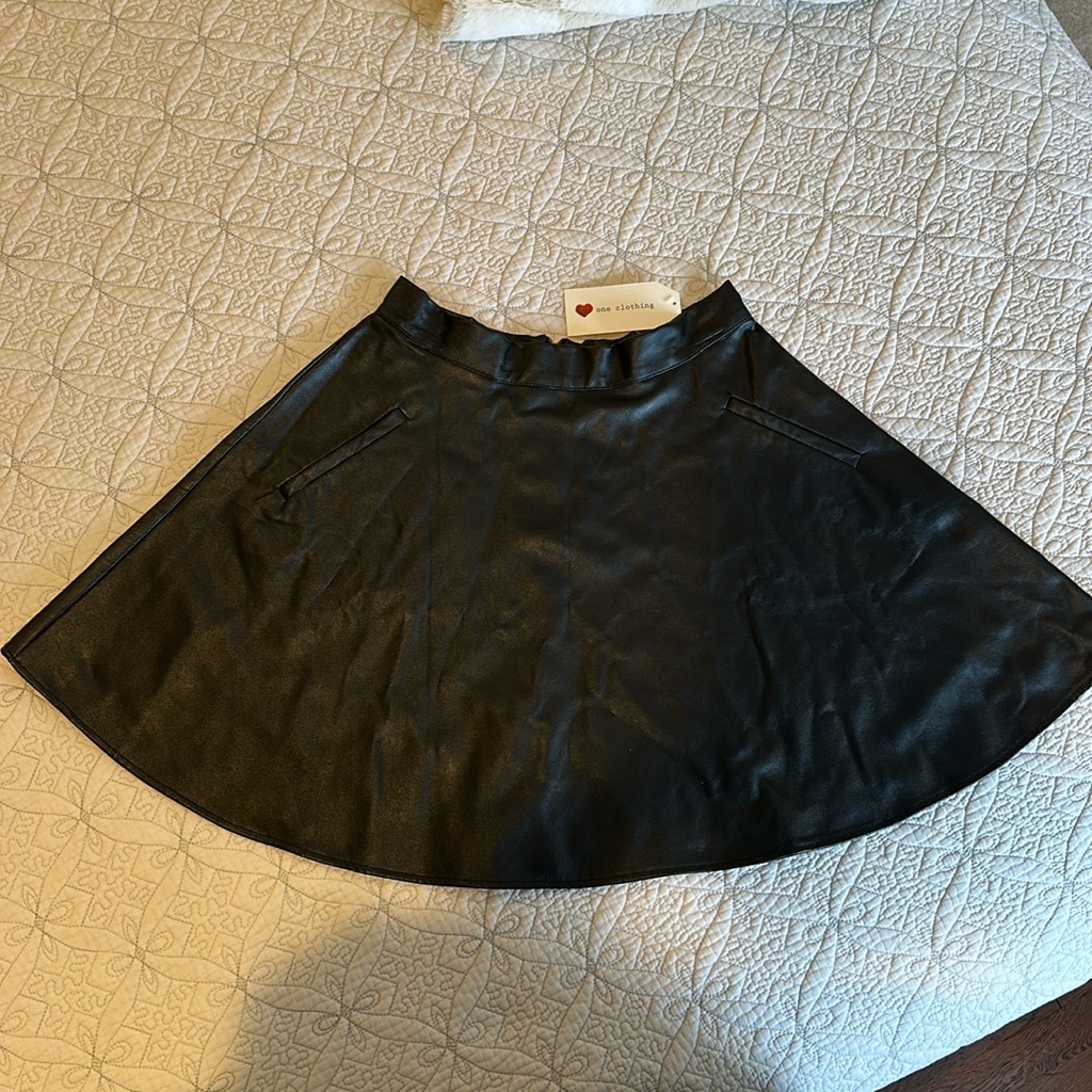 One Clothing Faux Leather Skirt Size Large New With Tags